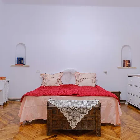 Majestic Heritage Apartment
