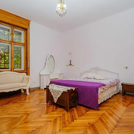 Majestic Heritage Apartment *