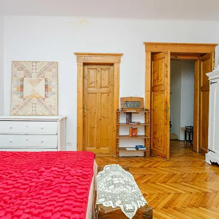 Majestic Heritage Apartment