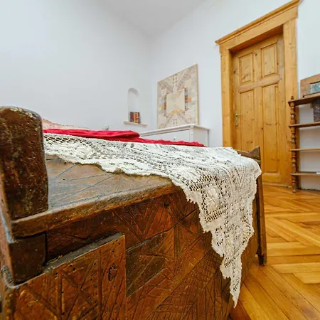Majestic Heritage Apartment